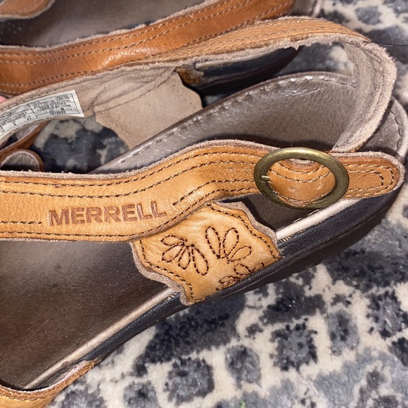 Merrell performance comfort sandals with flowers embroidered - Picture 4 of 7